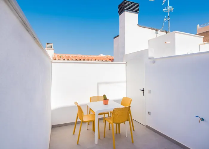 Cozy Modern Flat Terrace 2 Bedrooms 2 Bathrooms